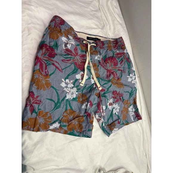 Tommy Hilfiger Shorts Mens Medium Blue Floral Chino Flat Front size small - Picture 1 of 6